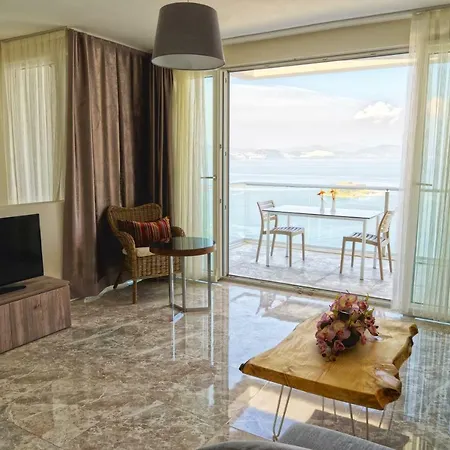 Villa Bodrum Adabuku Luks 2+1 Ozel Plaj Ve Havuzlu *